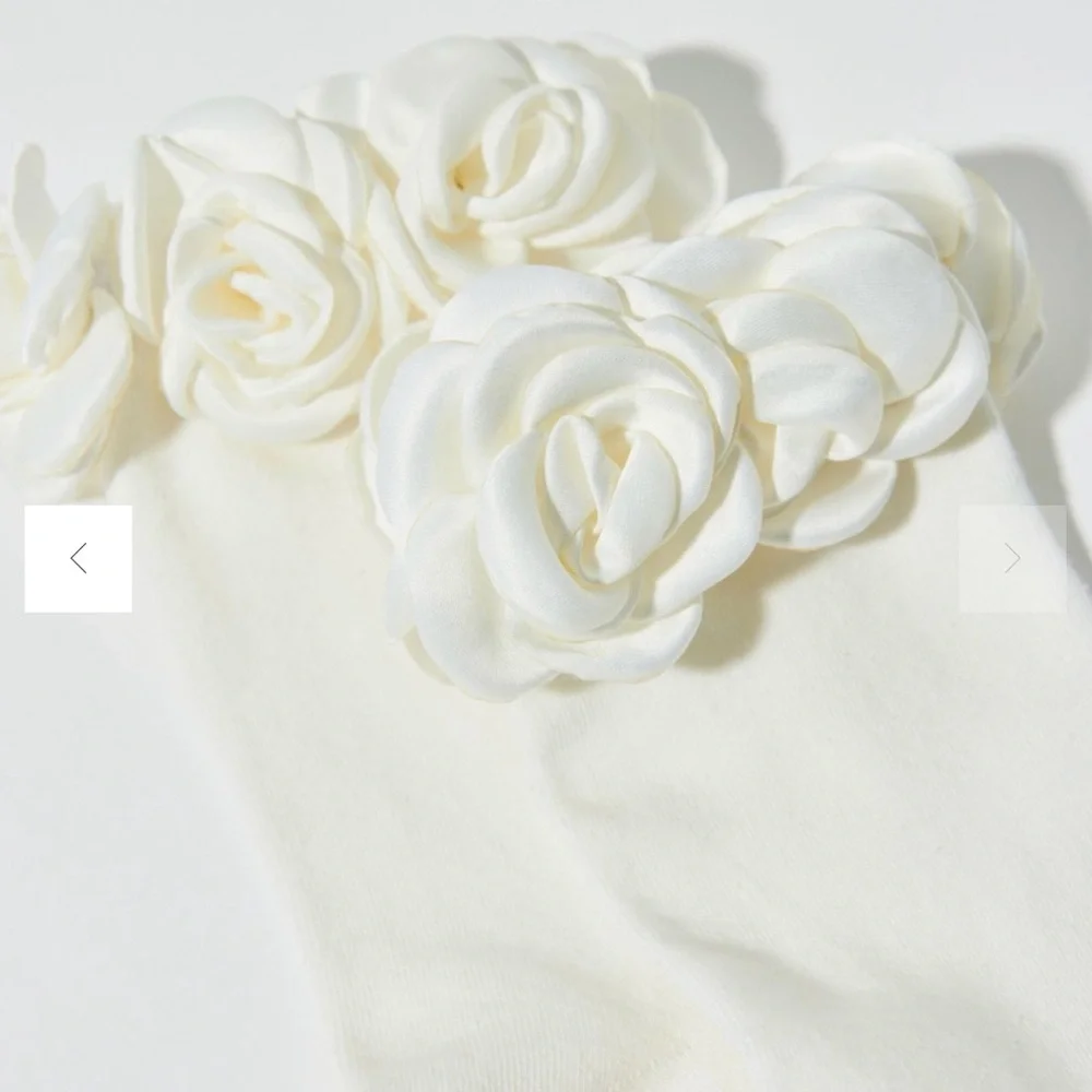 Casa Clara Paris Rosette Quarter Socks in White